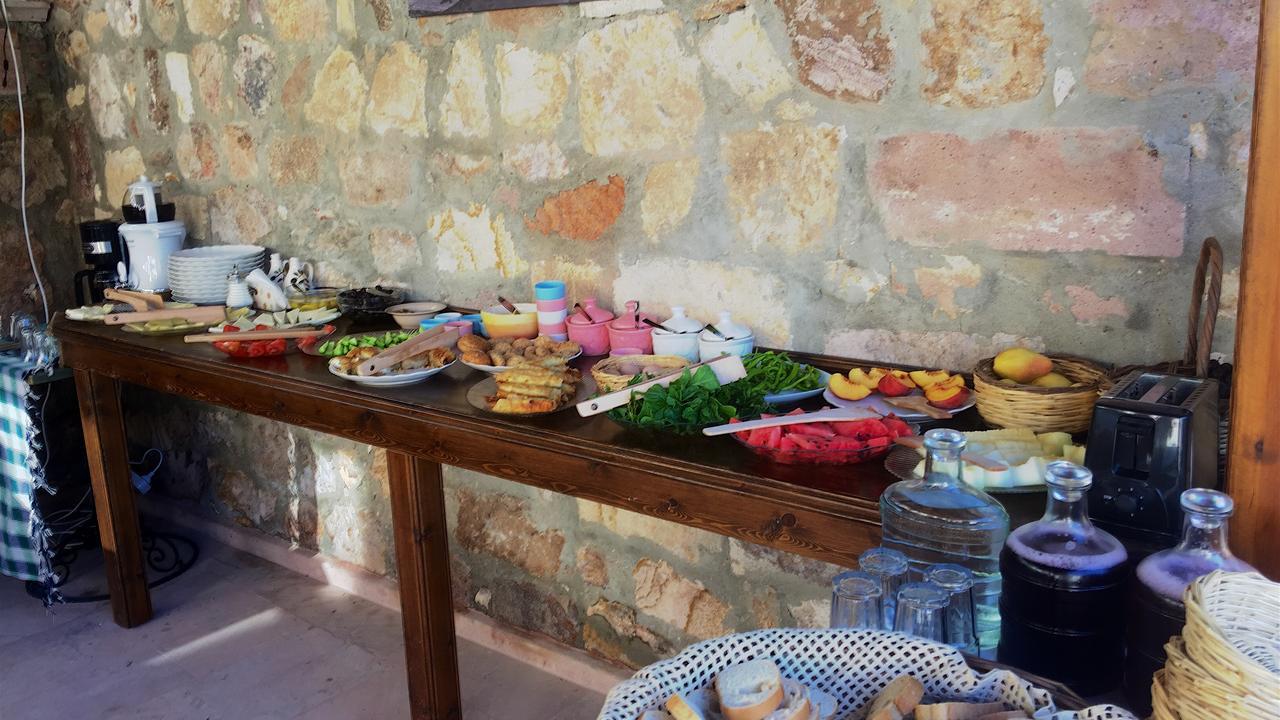 Hayriye Hanim Ege Ayvalı Buitenkant foto