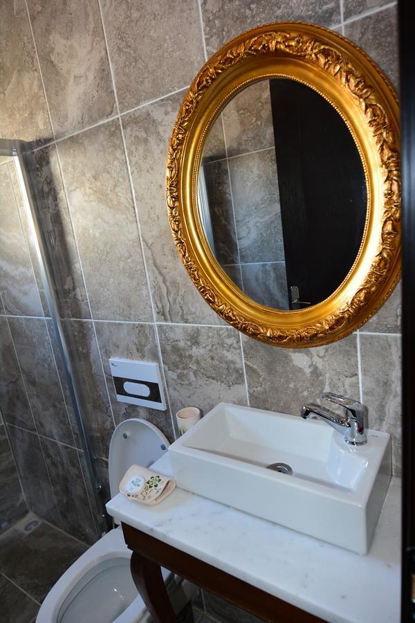 Hayriye Hanim Ege Ayvalı Buitenkant foto