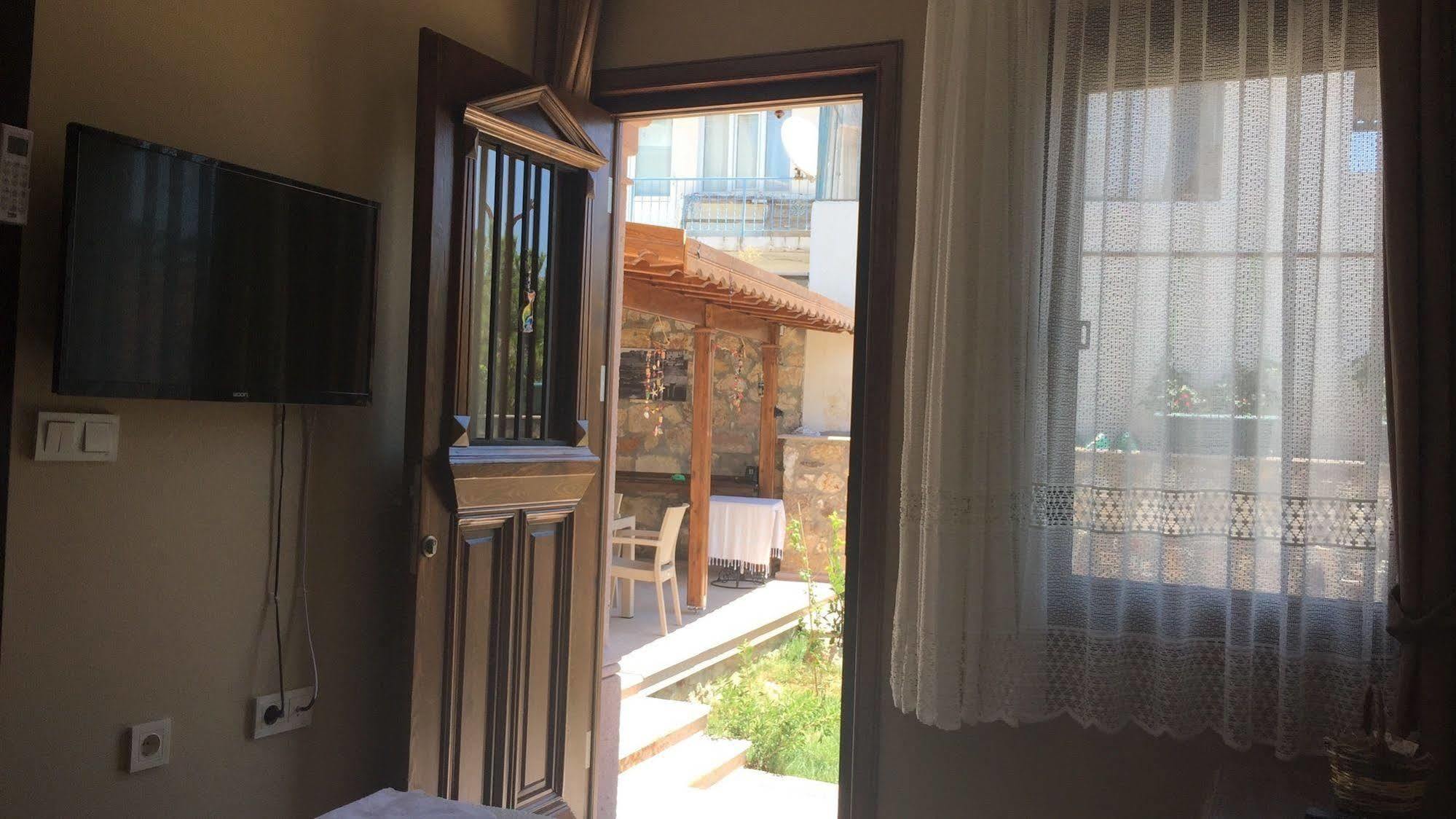 Hayriye Hanim Ege Ayvalı Buitenkant foto