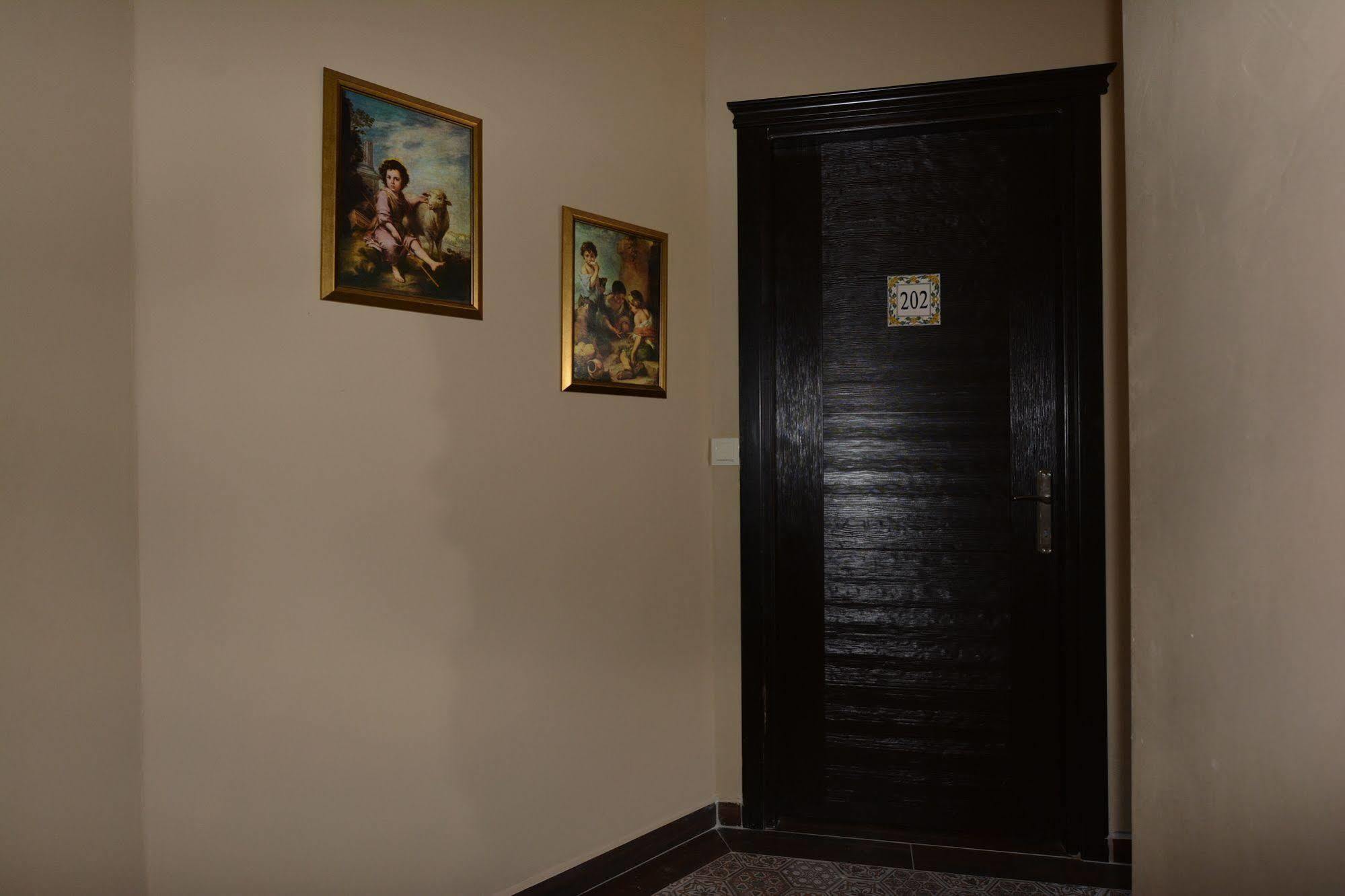 Hayriye Hanim Ege Ayvalı Buitenkant foto