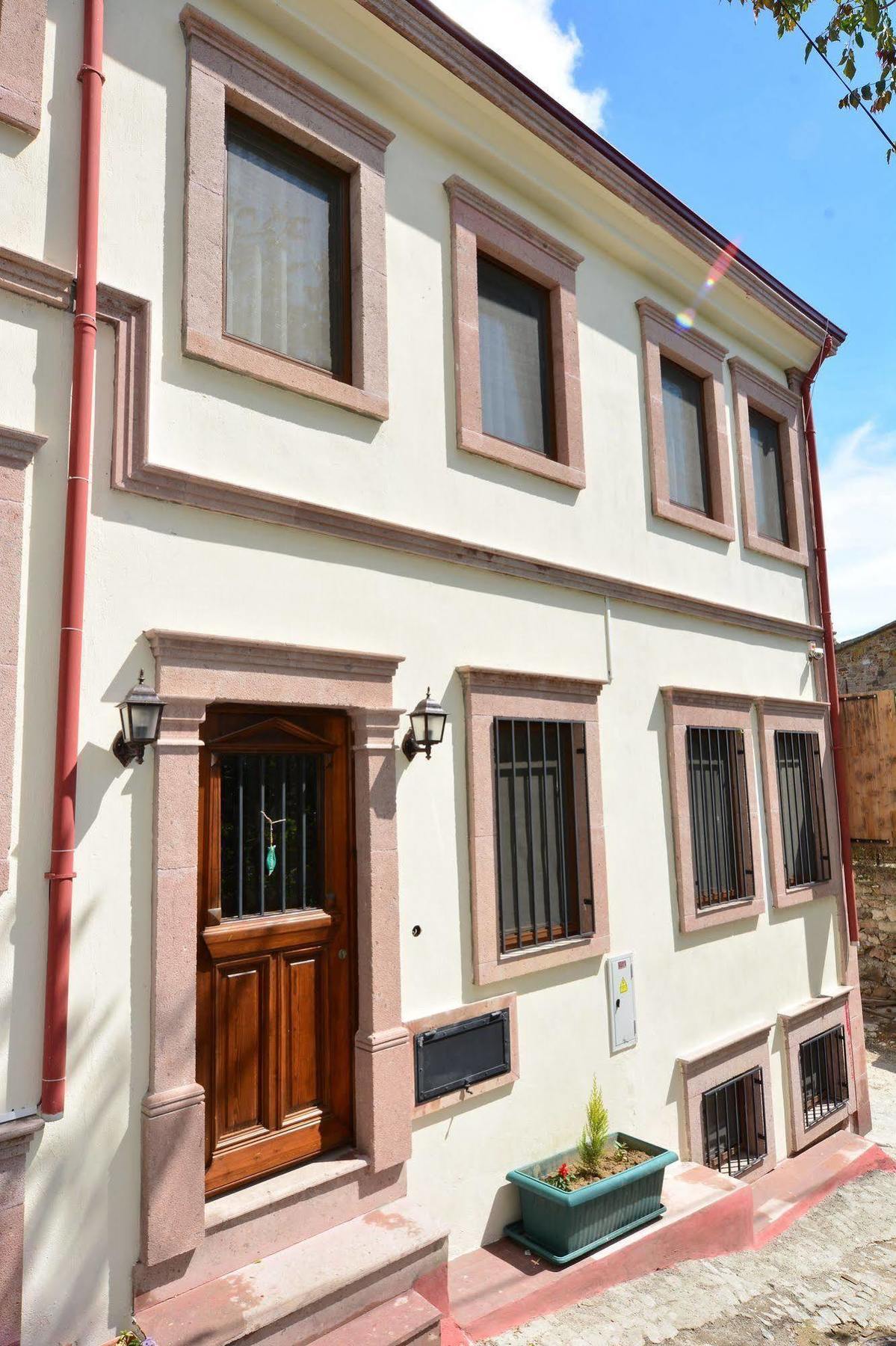 Hayriye Hanim Ege Ayvalı Buitenkant foto